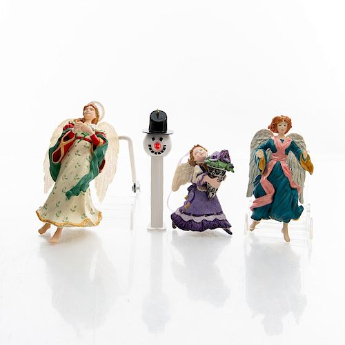 4 HALLMARK CHRISTMAS ANGELS AND PEZ