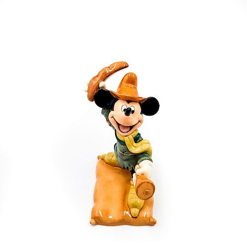 DOULTON DISNEY SHOWCASE FIGURINE,