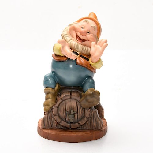 DISNEY CLASSICS SNOW WHITE FIGURINE,