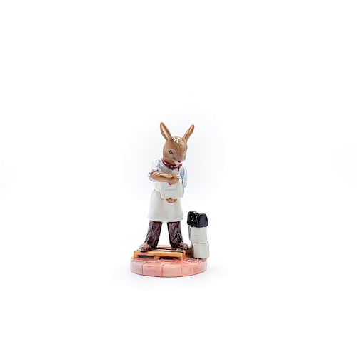 ROYAL DOULTON BUNNYKINS FIGURINE  39b158