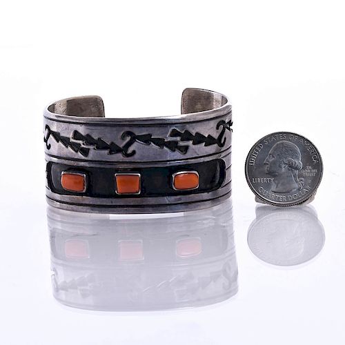 NATIVE AMERICAN SILVER CUFF WITH 39b820