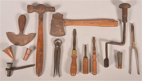 GROUP OF MISCELLANEOUS ANTIQUE 39b953