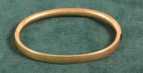 ANTIQUE 14K YELLOW GOLD BANGLE 39b98d