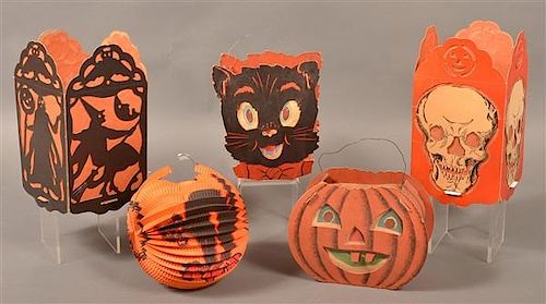 FIVE VARIOUS HALLOWEEN CARDBOARD 39bcb9