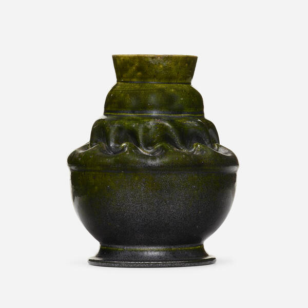 George E Ohr Large vase 1897 1900  39e500