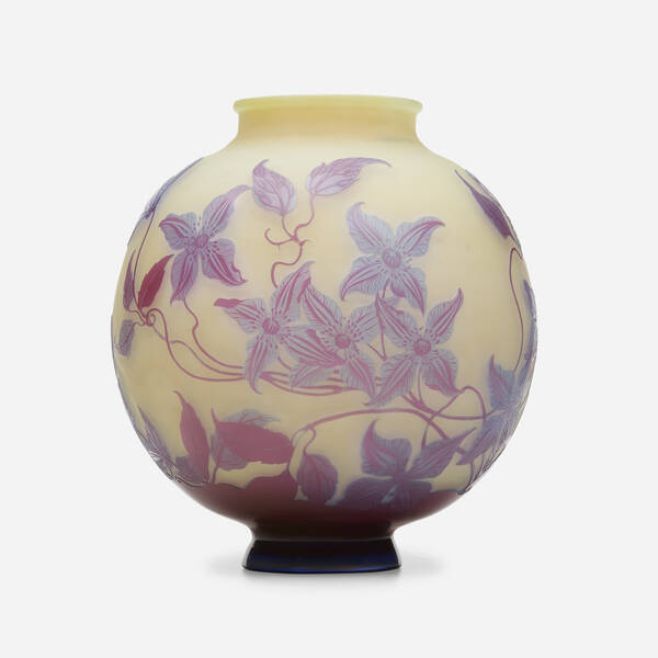  mile Gall Vase with clematis  39e5a0