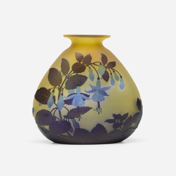  mile Gall Vase with fuchsia  39e5a7
