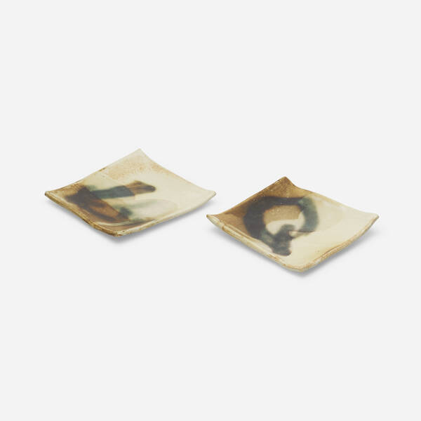 Toshiko Takaezu. Plates, set of