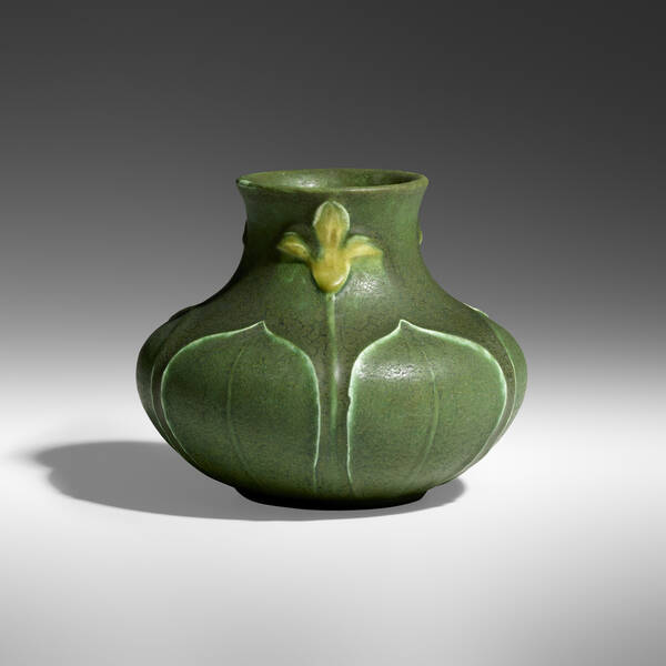 Grueby Faience Company. Vase with
