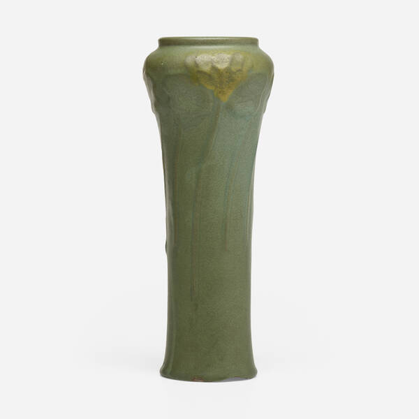 Van Briggle Pottery. Vase with flowers.