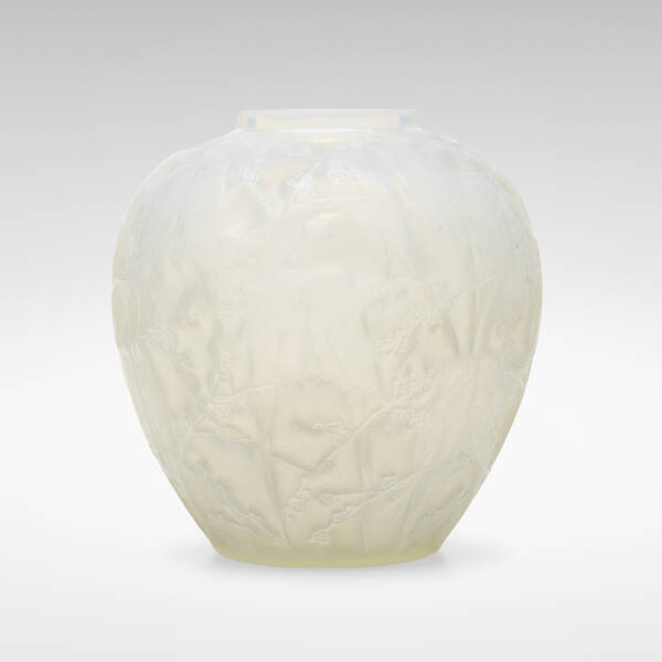 Ren Lalique Perruches vase  39ea9d