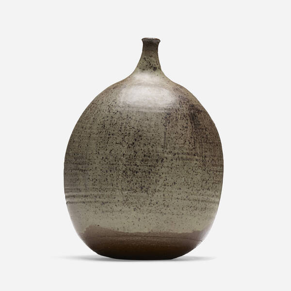 Toshiko Takaezu. Bottle Form. c. 1958,