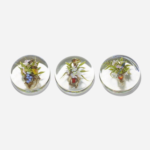 Paul Stankard. Botanical paperweights,