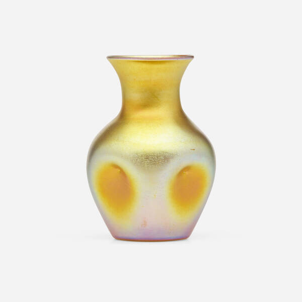 Quezal. Pinched vase. c. 1910, hand-blown