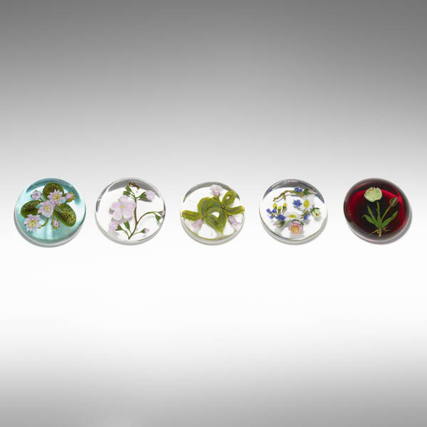 Paul Stankard Botanical paperweights  39f263