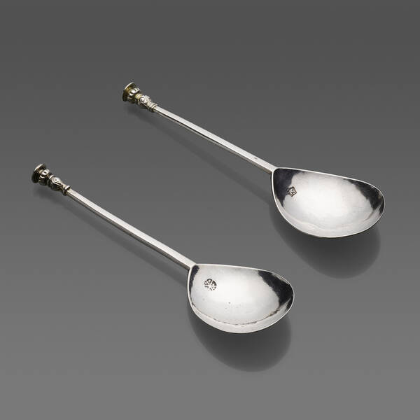 English. Seal-top spoons, two.