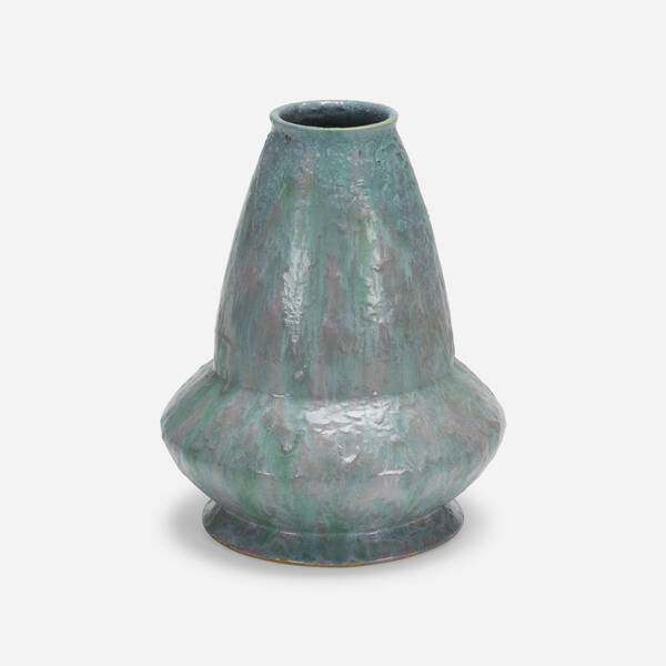 Roseville Pottery Carnelian II 39f657
