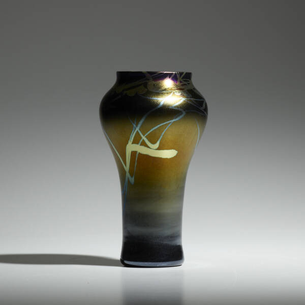 Tiffany Studios Vase with leaves 39f719