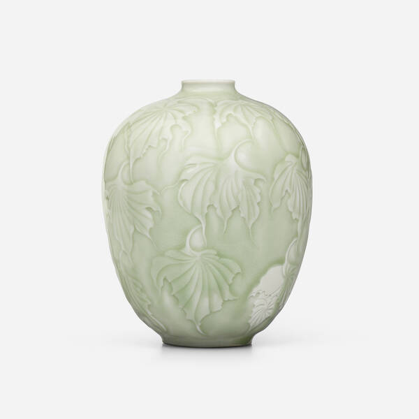 Cliff Lee Vase with ginkgo leaves  39d5e8