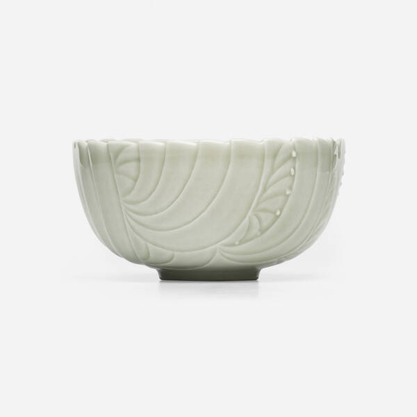 Cliff Lee. Bowl. 1993, hand-carved and