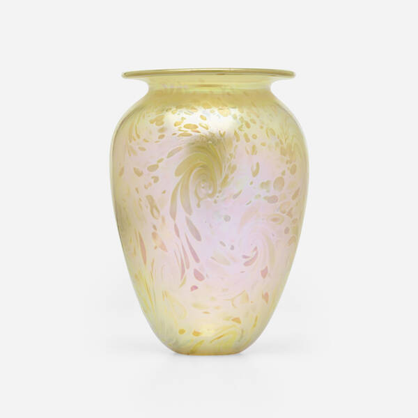 Robert  Eickholt. Vase. 2001, hand-blown