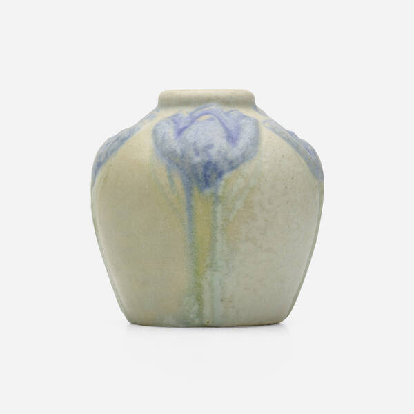 Van Briggle Pottery Cabinet vase 39dbfc