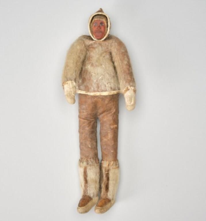 INUIT DOLLAn Inuit doll figure 39de11