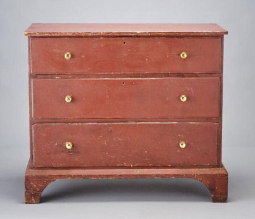 RED CHEST OF DRAWERSAn early three drawer 39defc