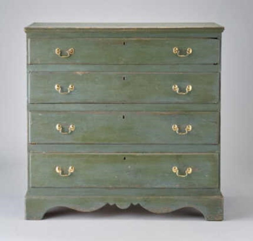 BLUE CHEST OF DRAWERSA pine chest