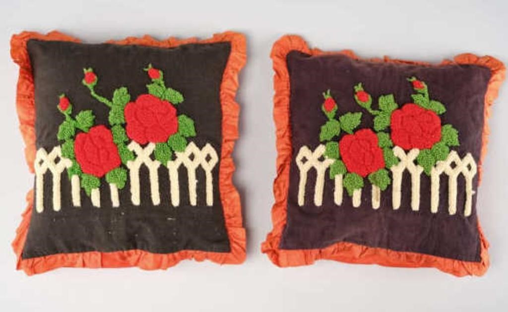 EMBROIDERED PILLOWSA pair of  embroidered