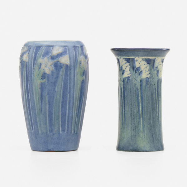 Newcomb College Pottery. Vases, set