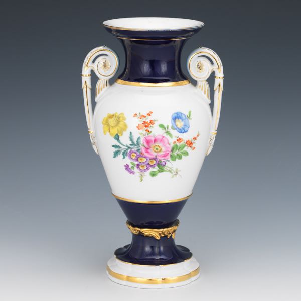 MEISSEN PORCELAIN VASE 11 H x 3a0c4c