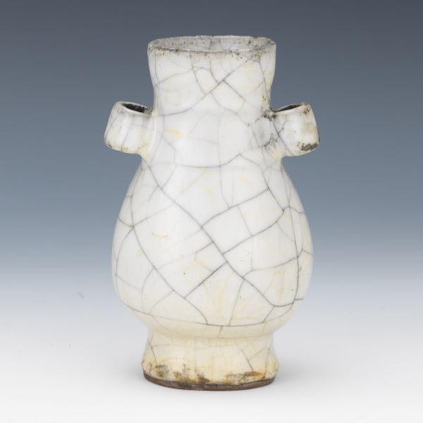 CHIESE GE-GLAZE HU VASE  7"H x