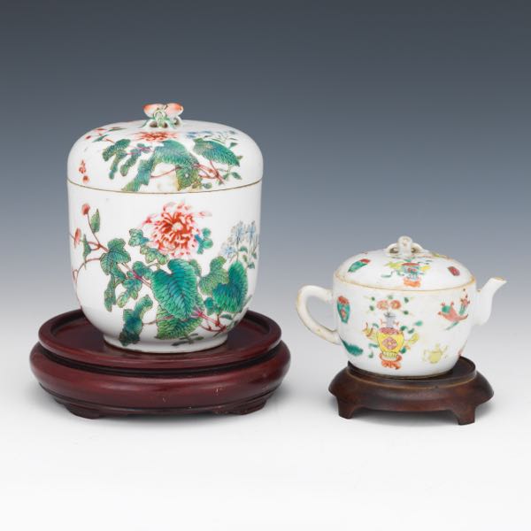 CHINESE PORCELAIN LIDDED BOX AND