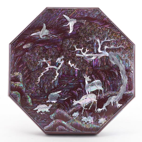 OCTAGONAL LACQUER MOTHER-OF-PEARL