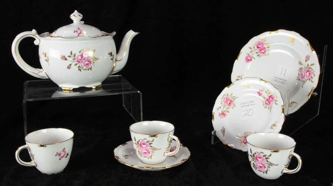 ROYAL CROWN DERBY PORCELAIN DESSERT