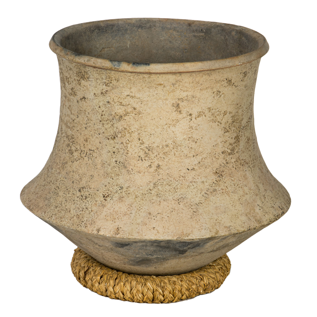 LARGE CLAY POT Large clay pot,