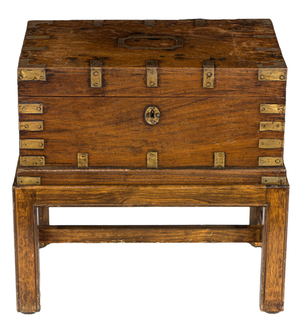 ENGLISH CAMPAIGN CHEST ON STAND 3a0ed9