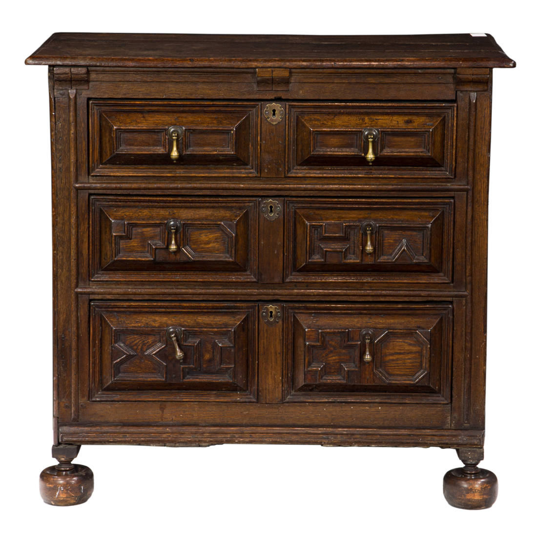 A PERIOD WILLIAM AND MARY CHEST 3a0ee0