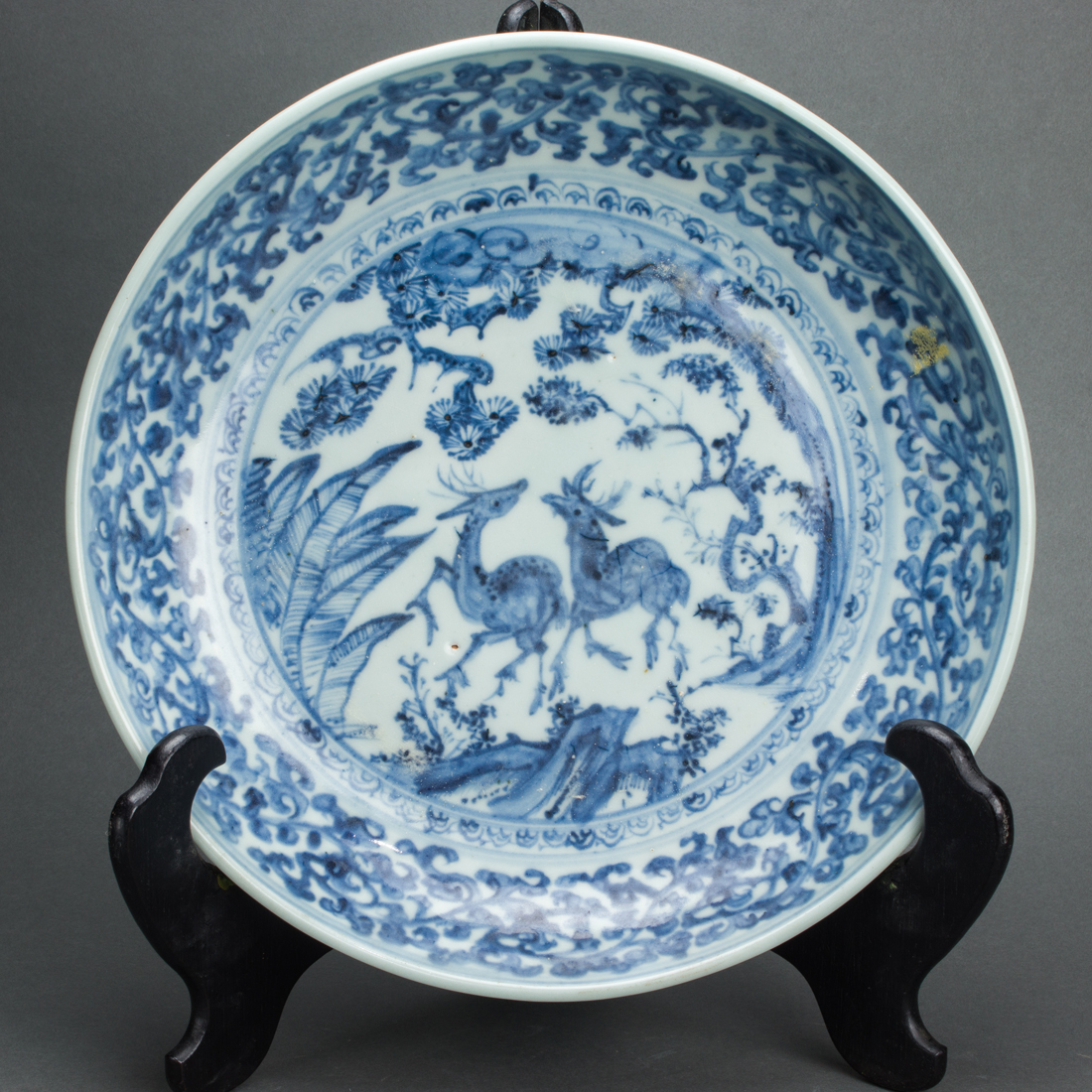 A LARGE CHINESE MING DYNASTY UNDERGLAZE 3a0f47