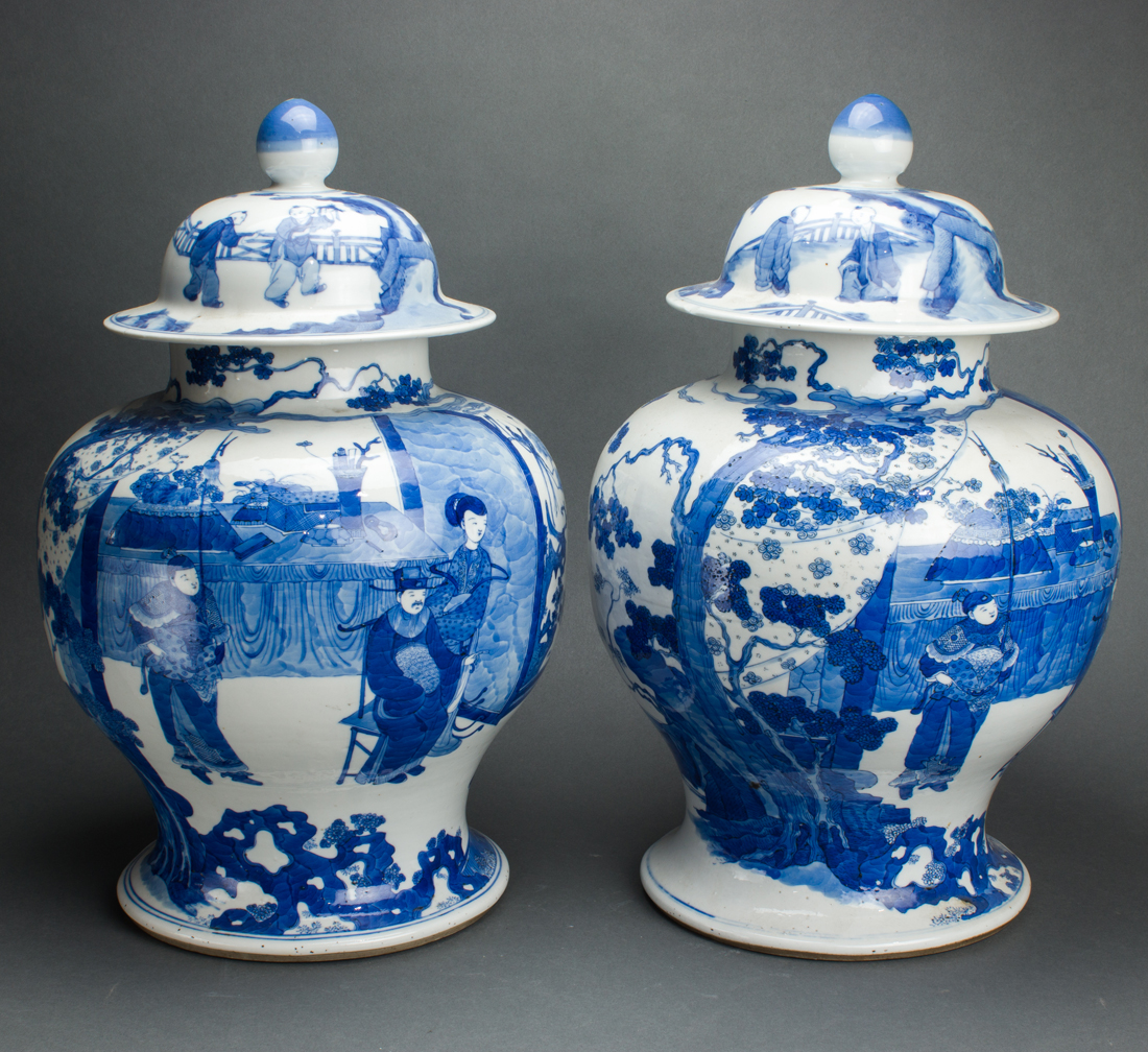 A PAIR OF CHINESE UNDERGLAZE BLUE