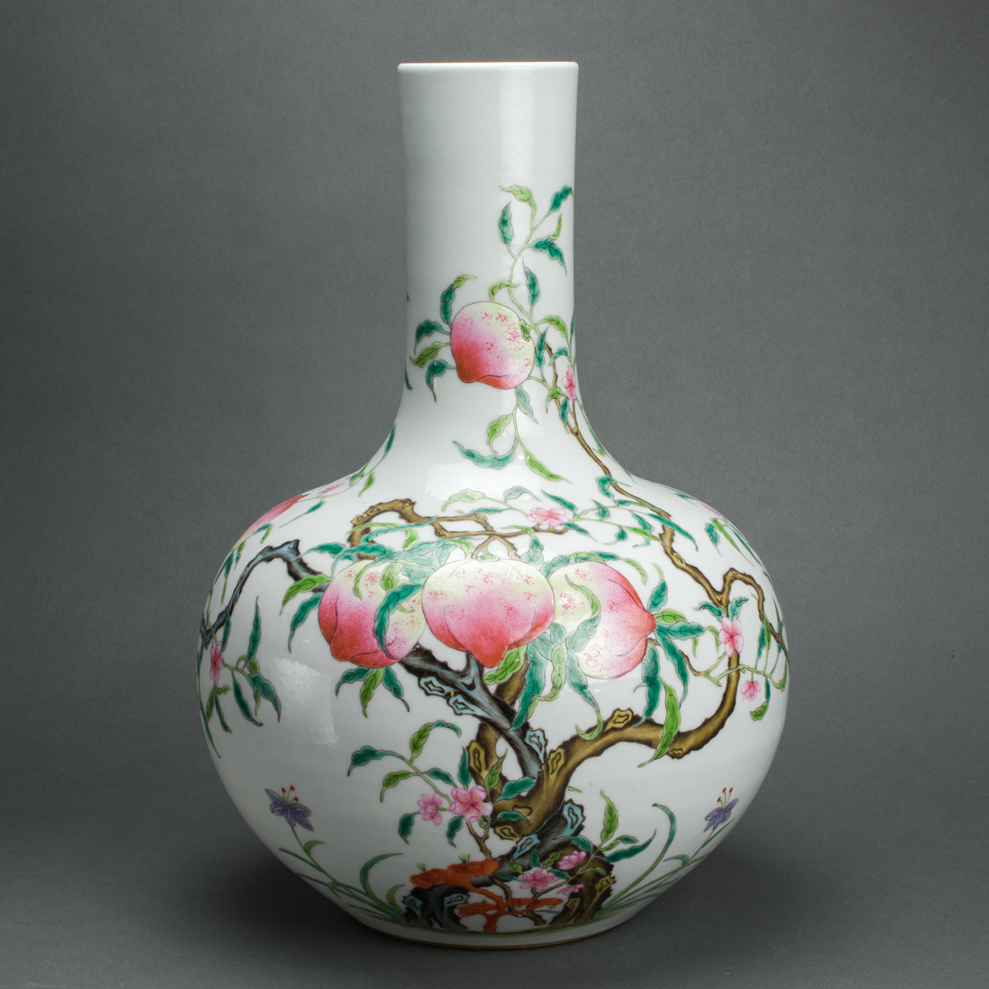 A CHINESE FAMILLE ROSE ENAMELED