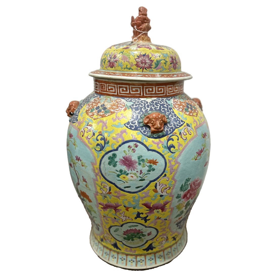 CHINESE FAMILLE ROSE JAR AND COVER 3a0f53