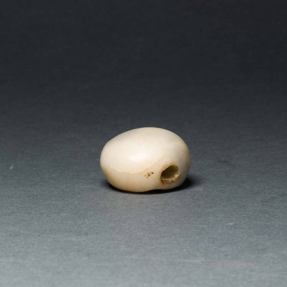 CHINESE ARCHAISTIC HARDSTONE BEAD 3a0f76