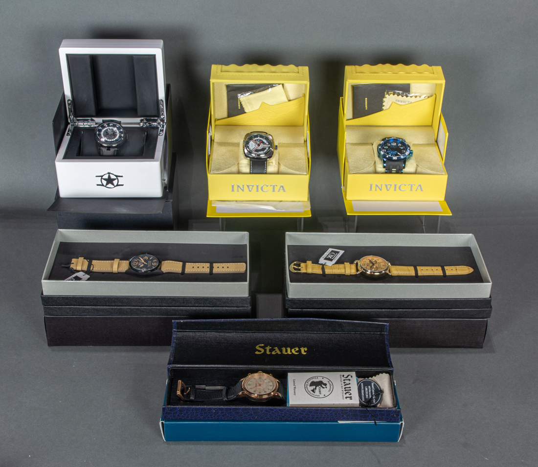 COLLECTION OF BOXED WATCHES Collection 3a0f9a