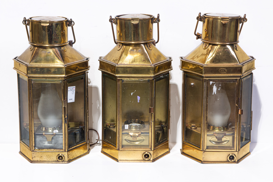 THREE VICTORIAN BRASS SHIP S LANTERNS 3a0fb0