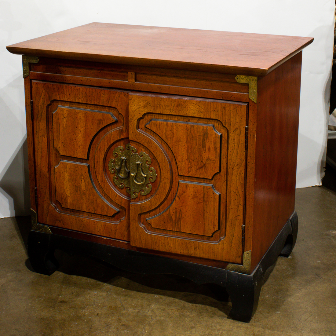 A CHINESE STYLE CABINET, HAVING