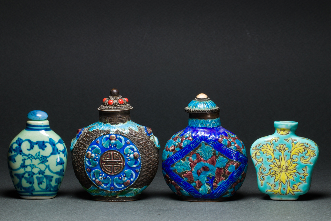 (LOT OF 4) CHINESE SNUFF BOTTLES