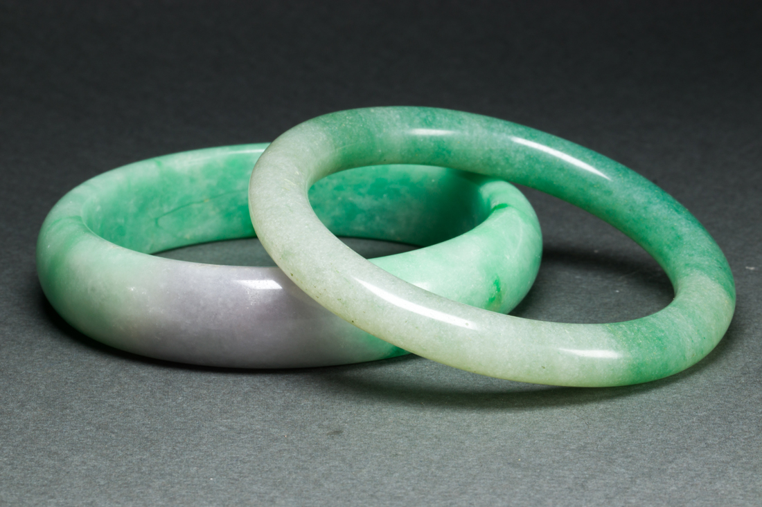  LOT OF 2 GREEN JADEITE BANGLES 3a1018