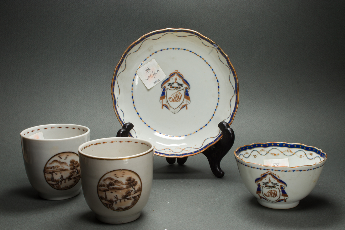  LOT OF 4 CHINESE EXPORT PORCELAIN 3a103c